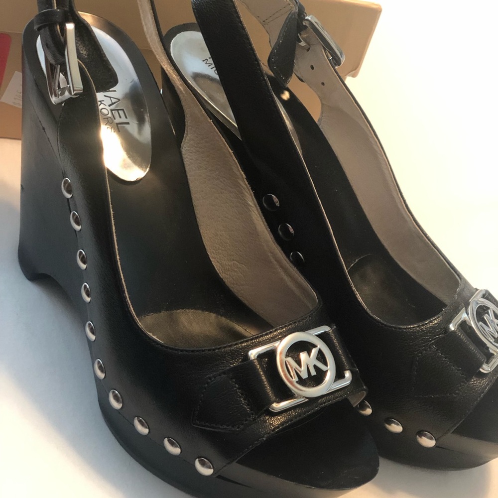 MK wedges